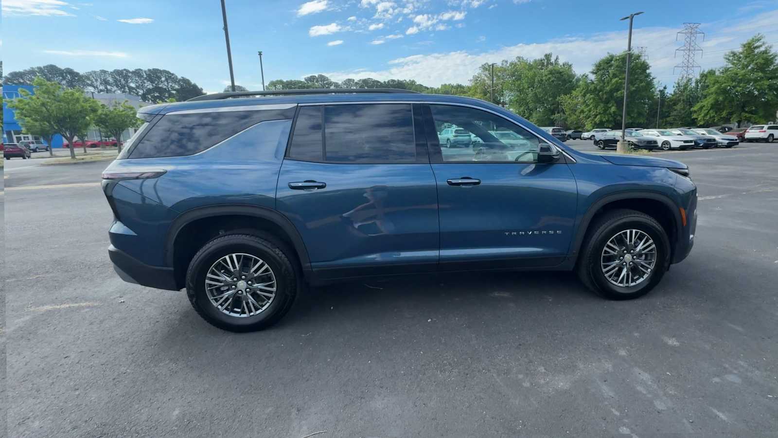 Thumbnail: 2026 Chevrolet Traverse - 9