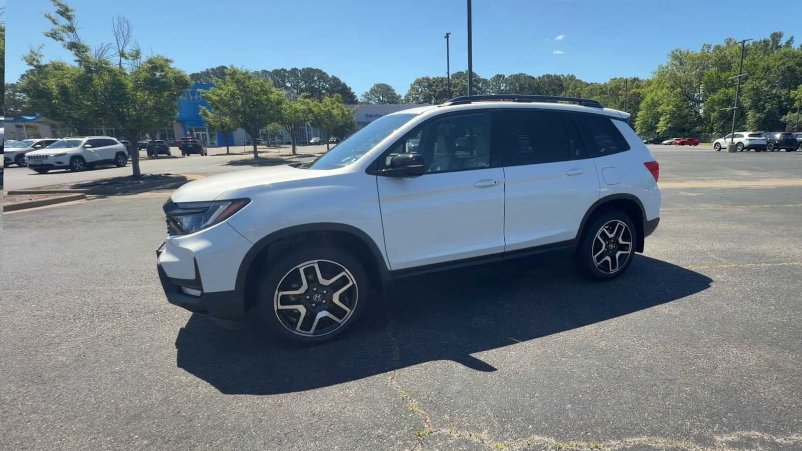 Thumbnail: 2023 Honda Passport - 3