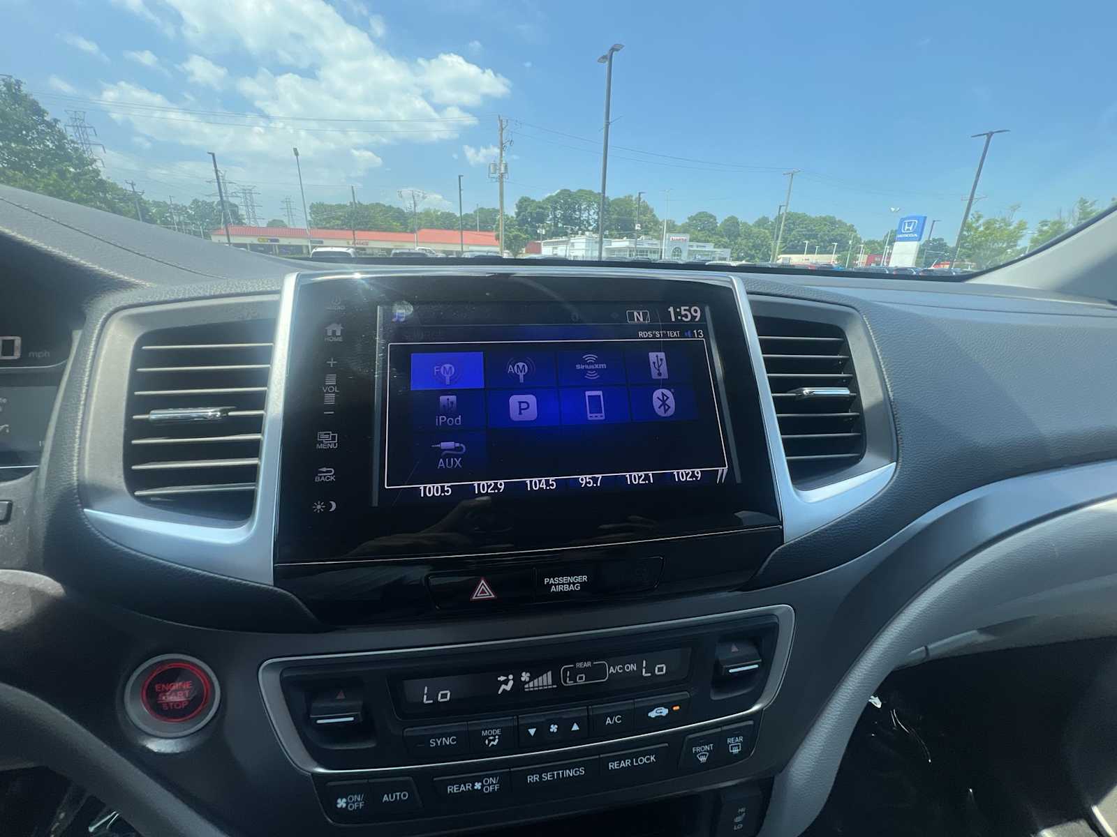 Thumbnail: 2018 Honda Pilot - 12