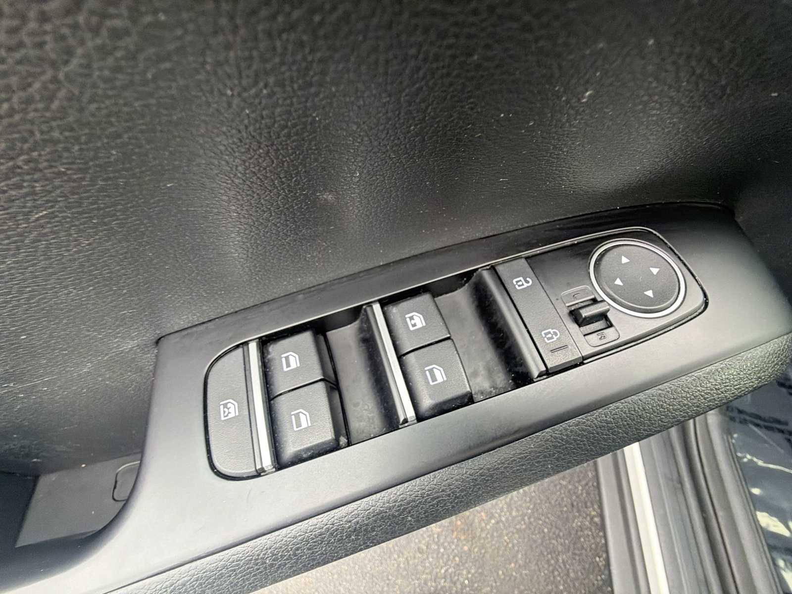 Thumbnail: 2023 Kia Soul - 15