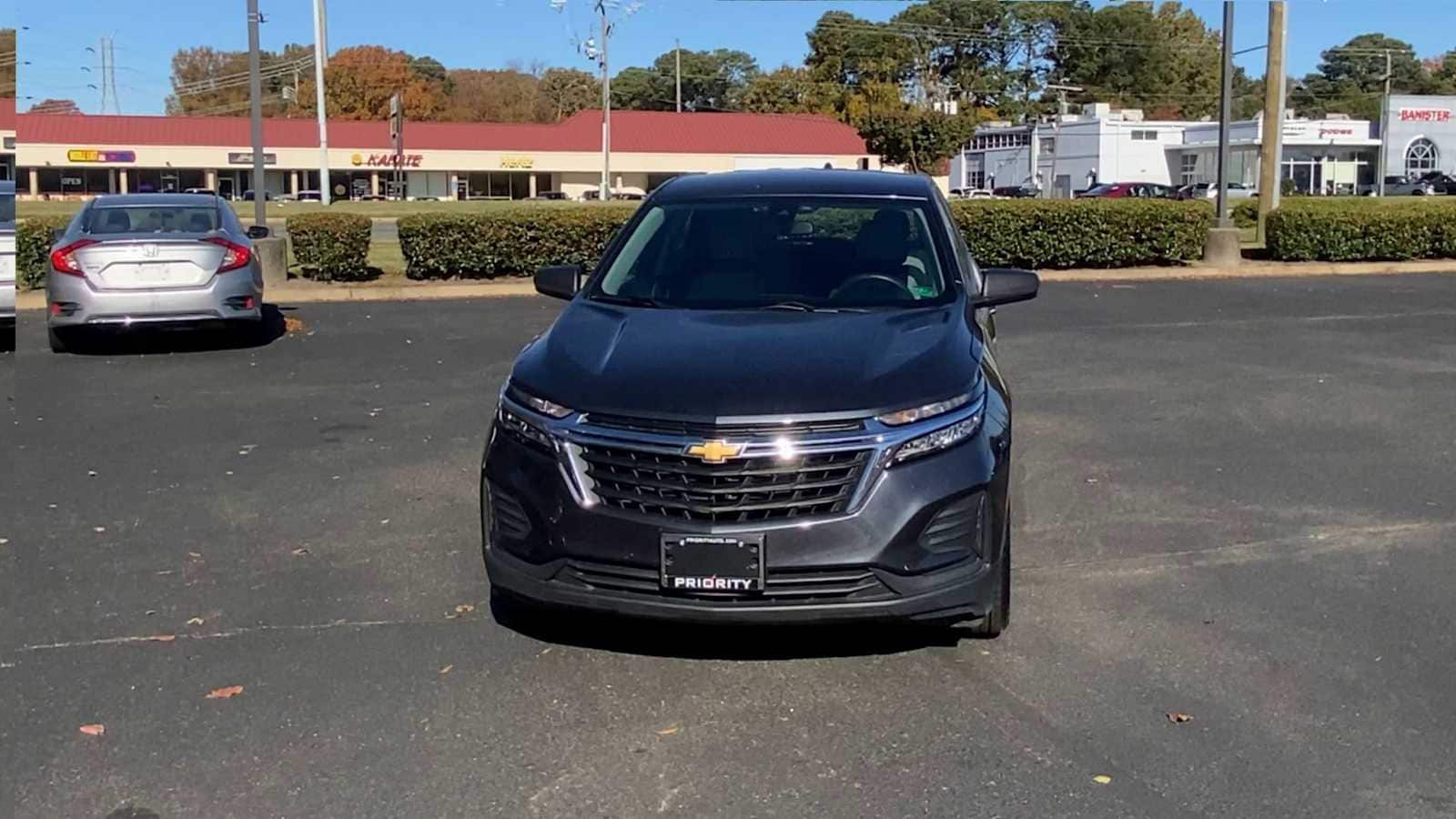 Thumbnail: 2022 Chevrolet Equinox - 3