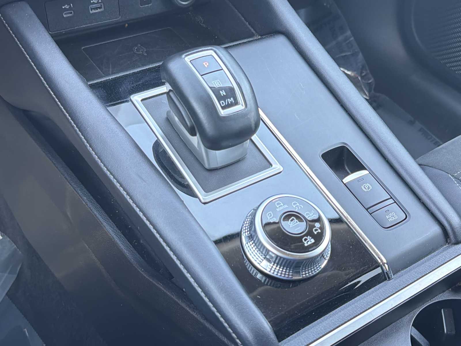 Thumbnail: 2024 Mitsubishi Outlander - 20