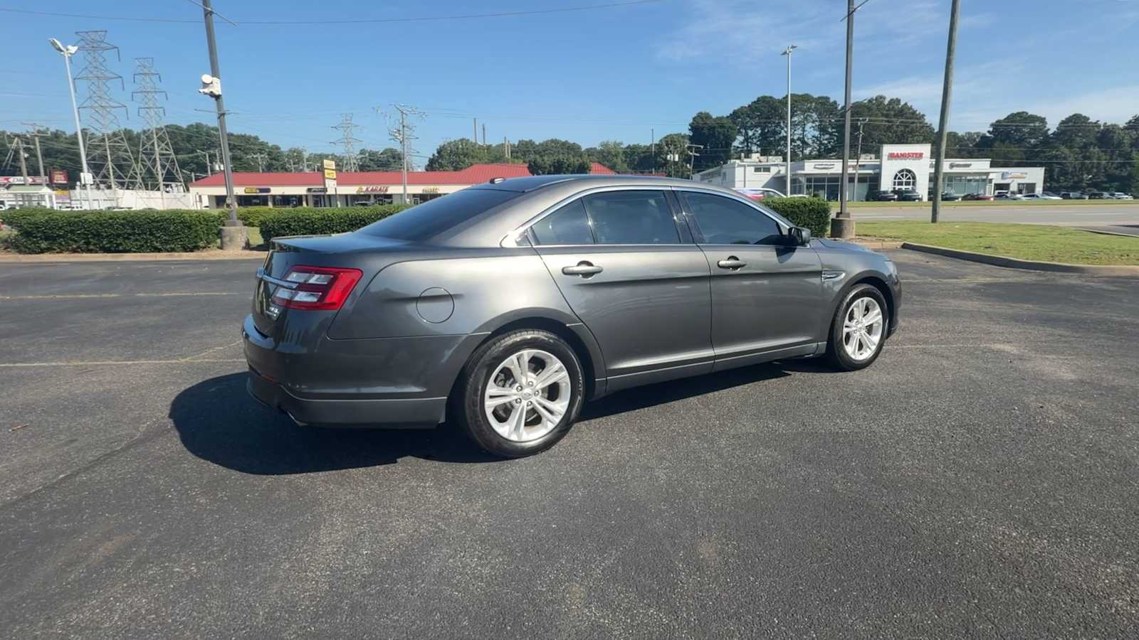 Thumbnail: 2017 Ford Taurus - 8