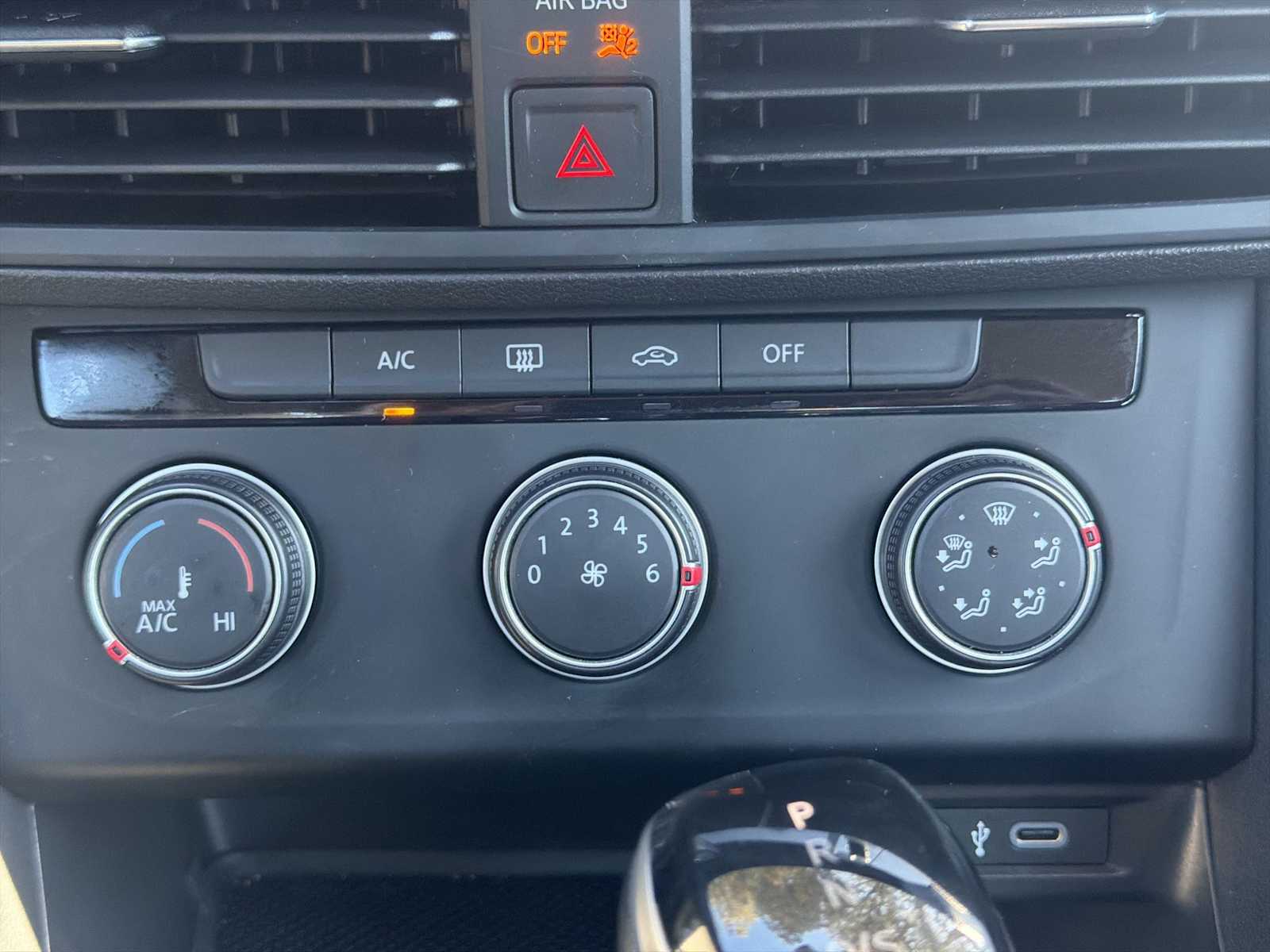 Thumbnail: 2024 Volkswagen Jetta - 28