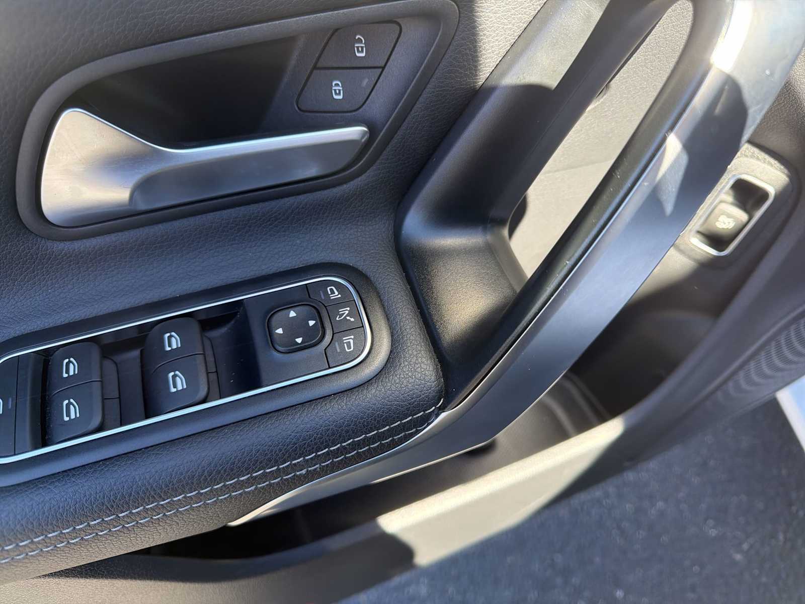 Thumbnail: 2025 Mercedes-Benz CLA - 15