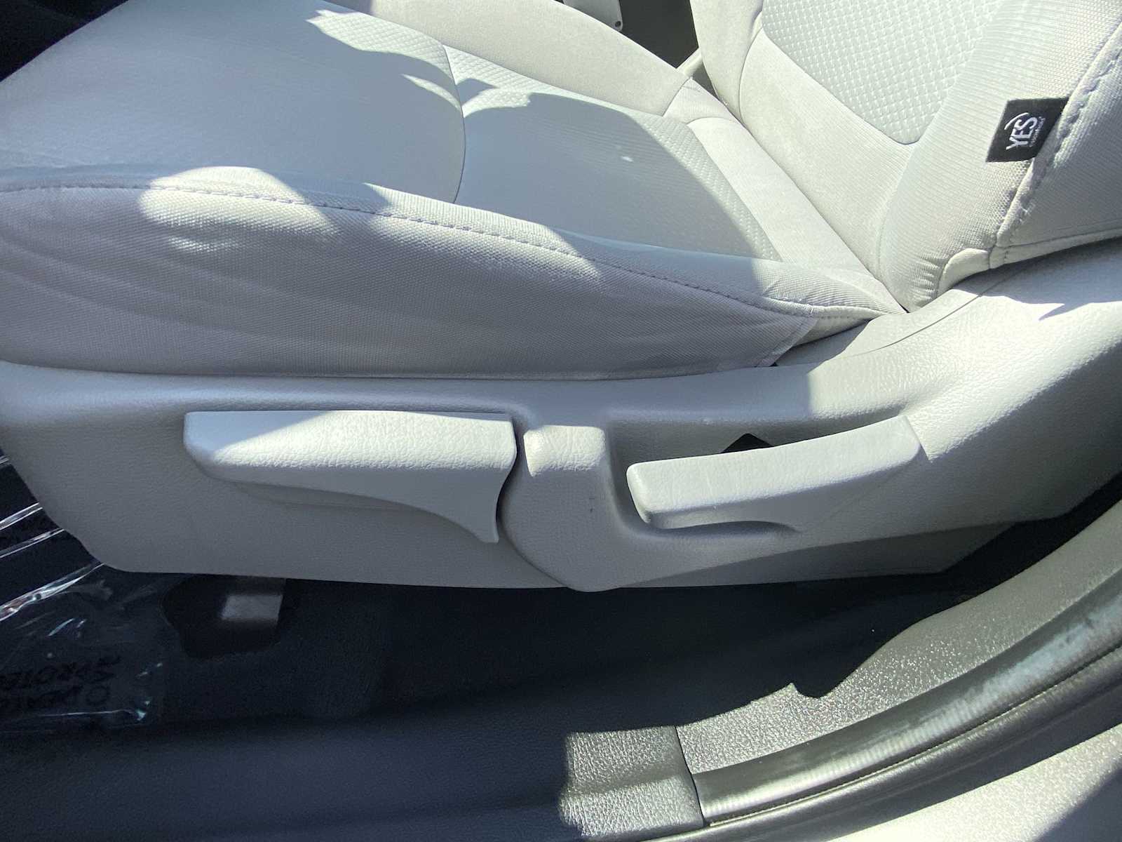 Thumbnail: 2013 Kia Sorento - 14