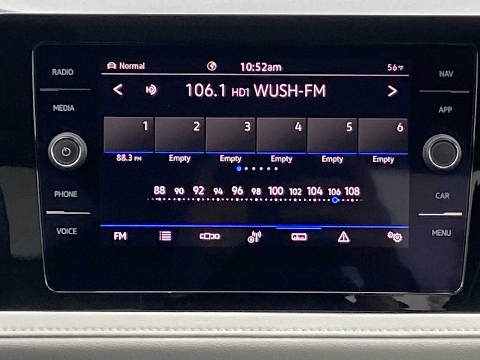 Thumbnail: 2025 Volkswagen Taos - 12