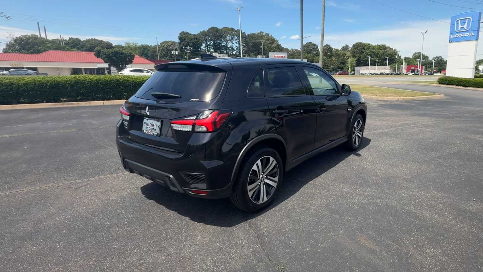 Thumbnail: 2024 Mitsubishi Outlander Sport - 8