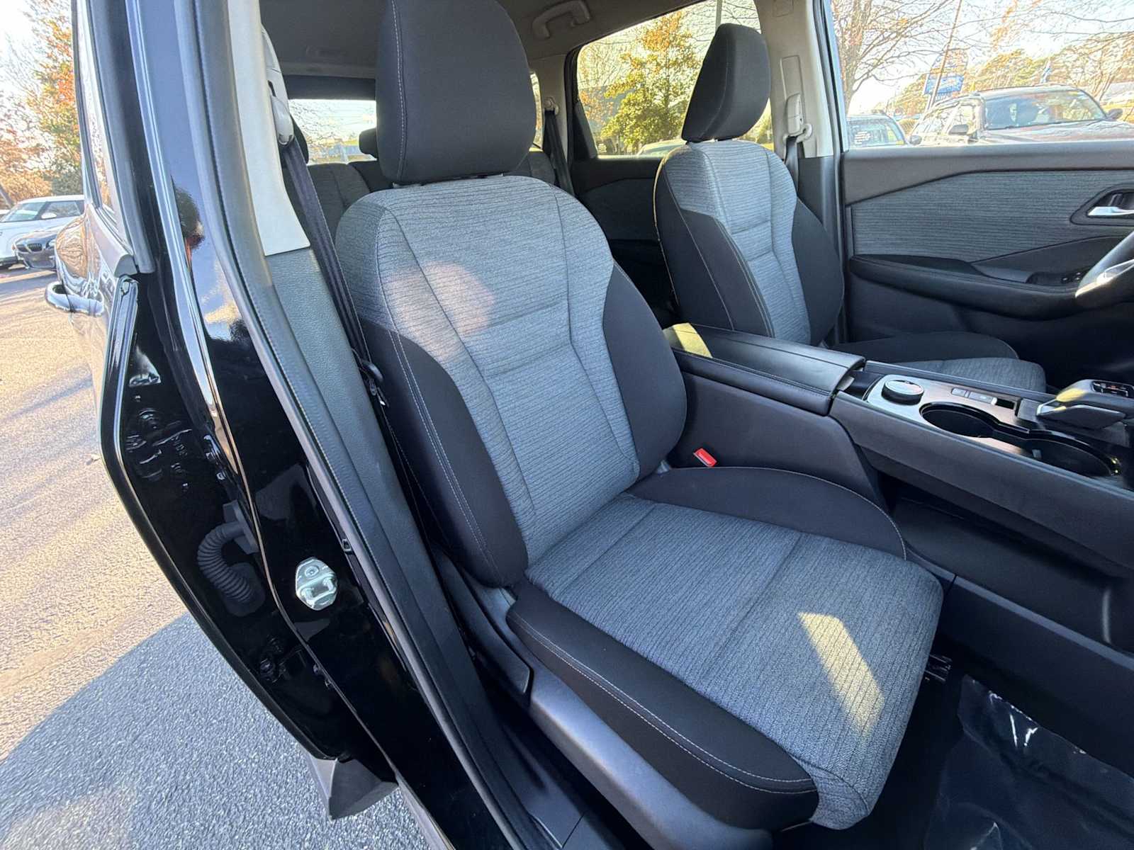 Thumbnail: 2023 Nissan Rogue - 25