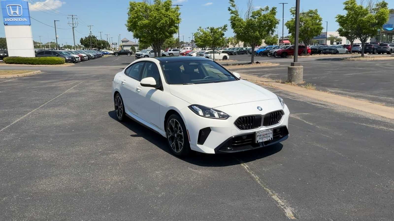 Thumbnail: 2025 BMW 2 Series - 2