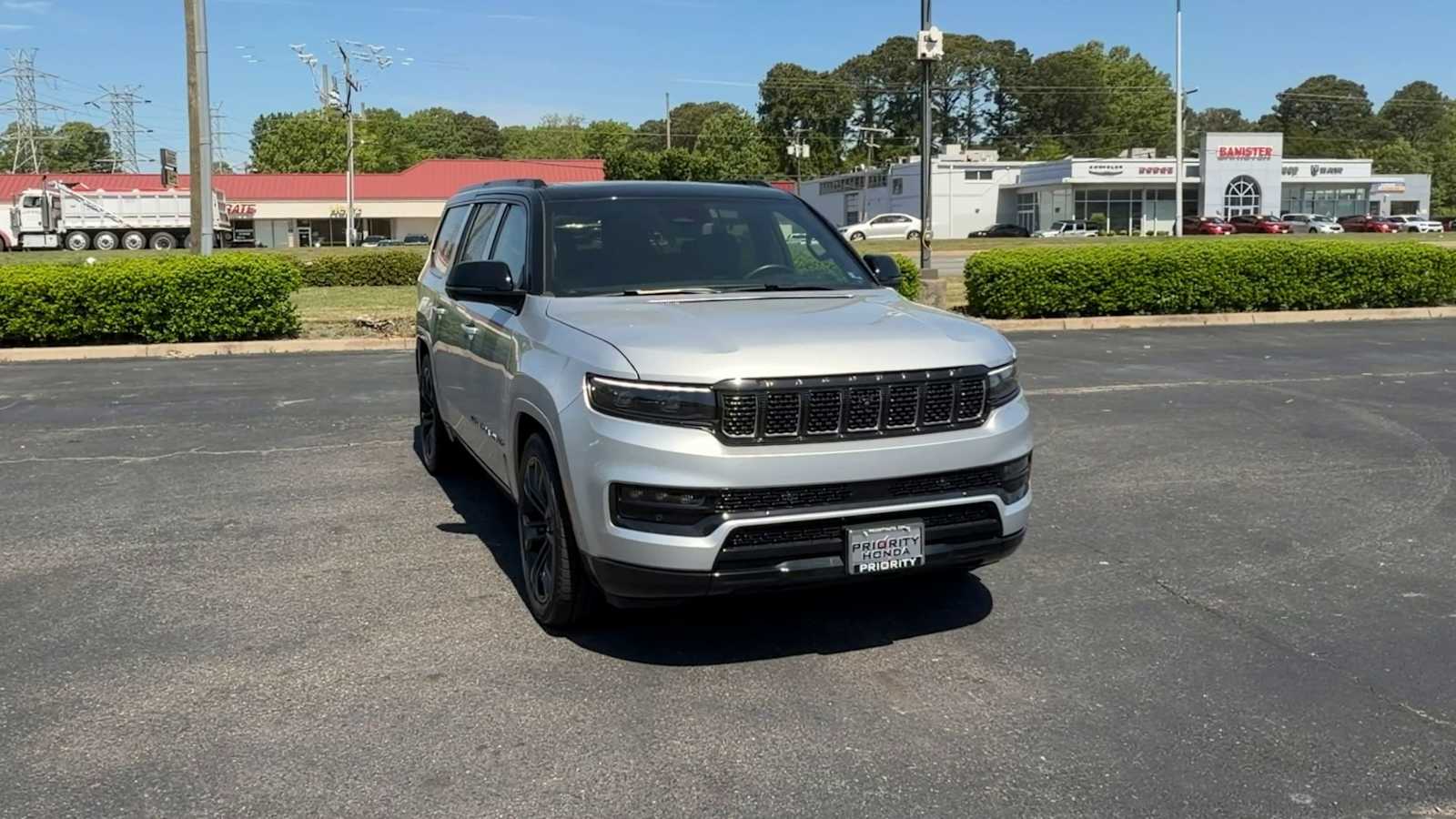 Thumbnail: 2024 Jeep Grand Wagoneer L - 3