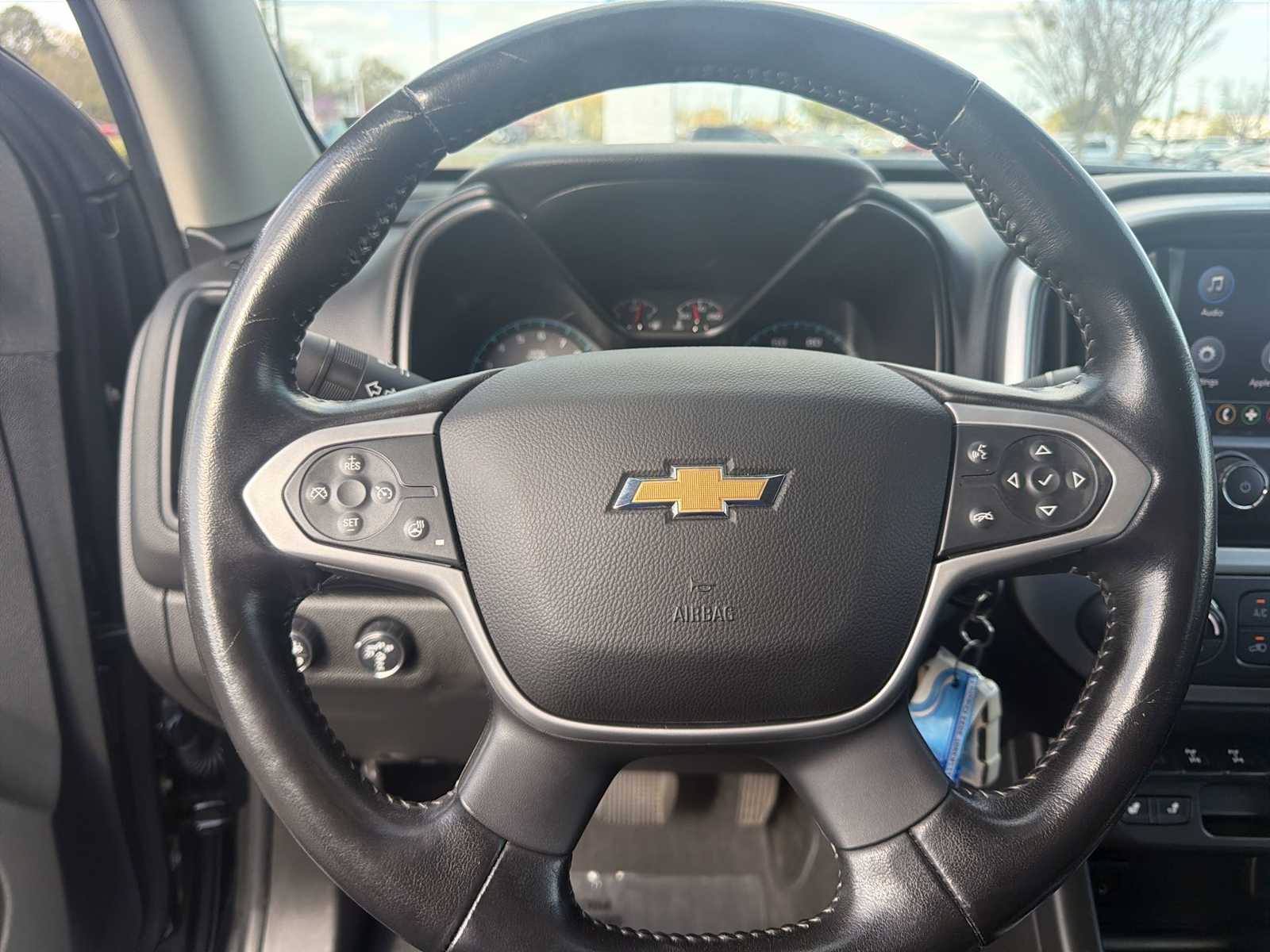 Thumbnail: 2022 Chevrolet Colorado - 11