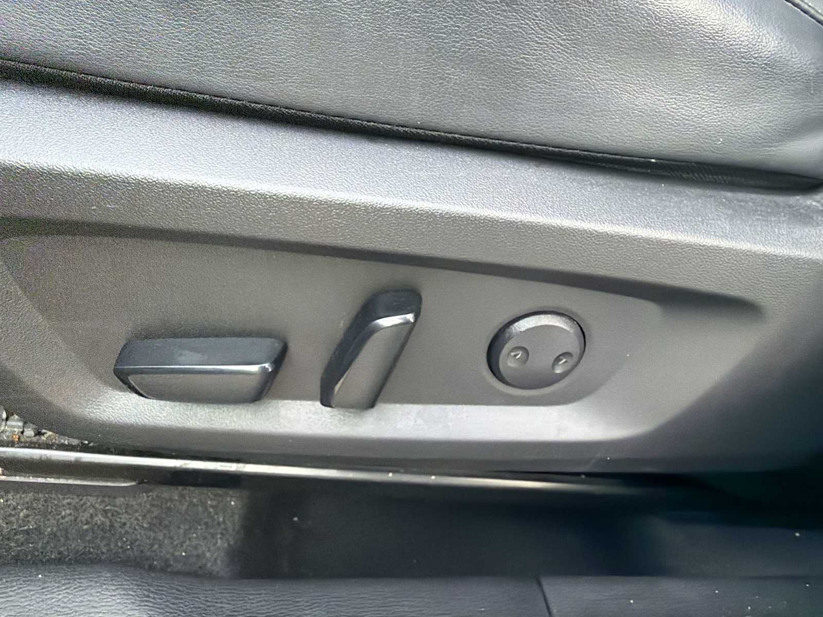 Thumbnail: 2024 Mitsubishi Outlander - 14