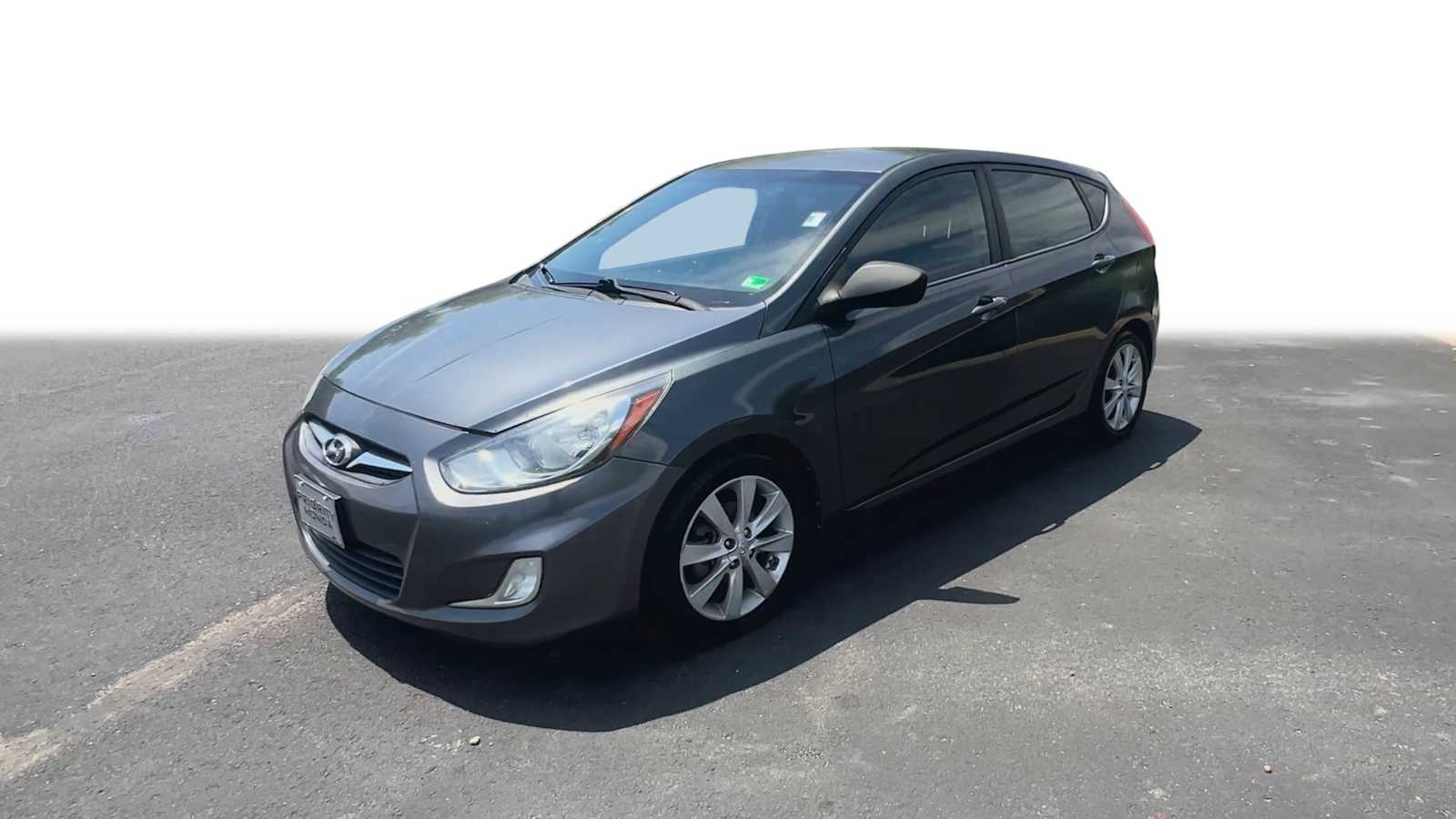 Thumbnail: 2012 Hyundai Accent - 4