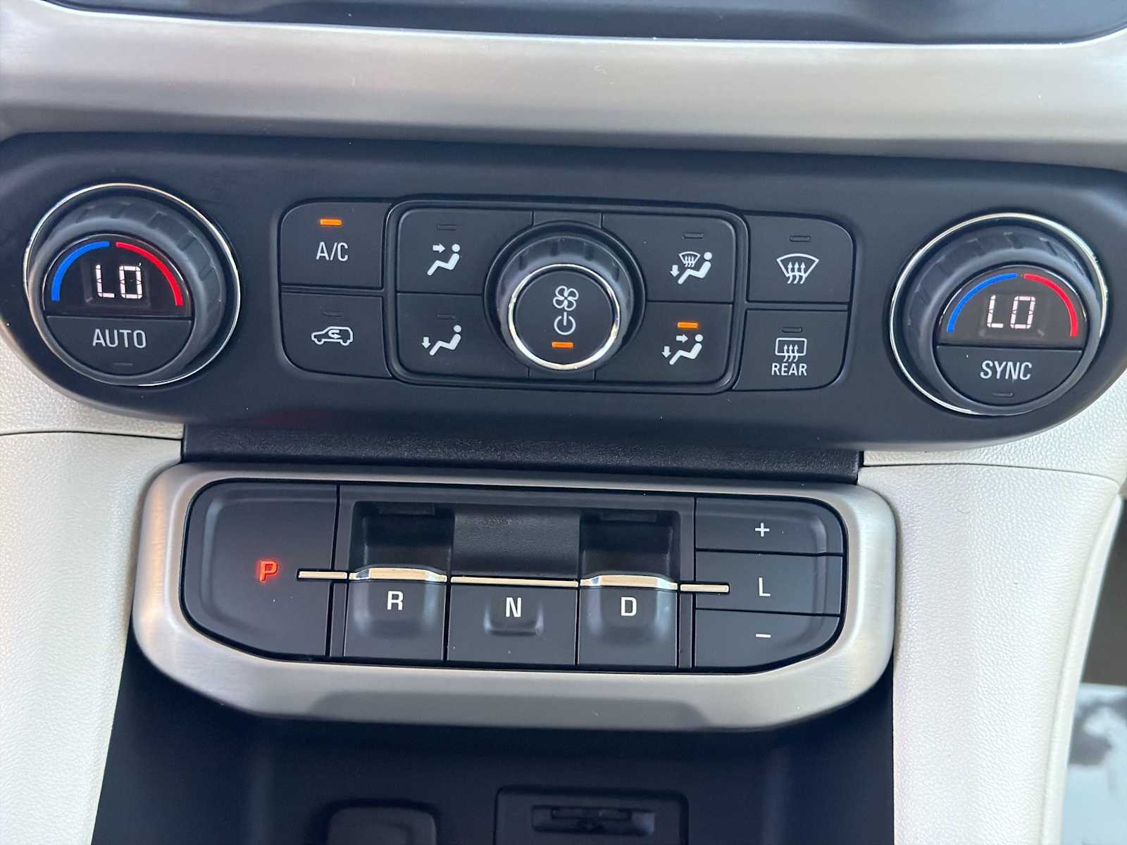 Thumbnail: 2021 GMC Acadia - 17
