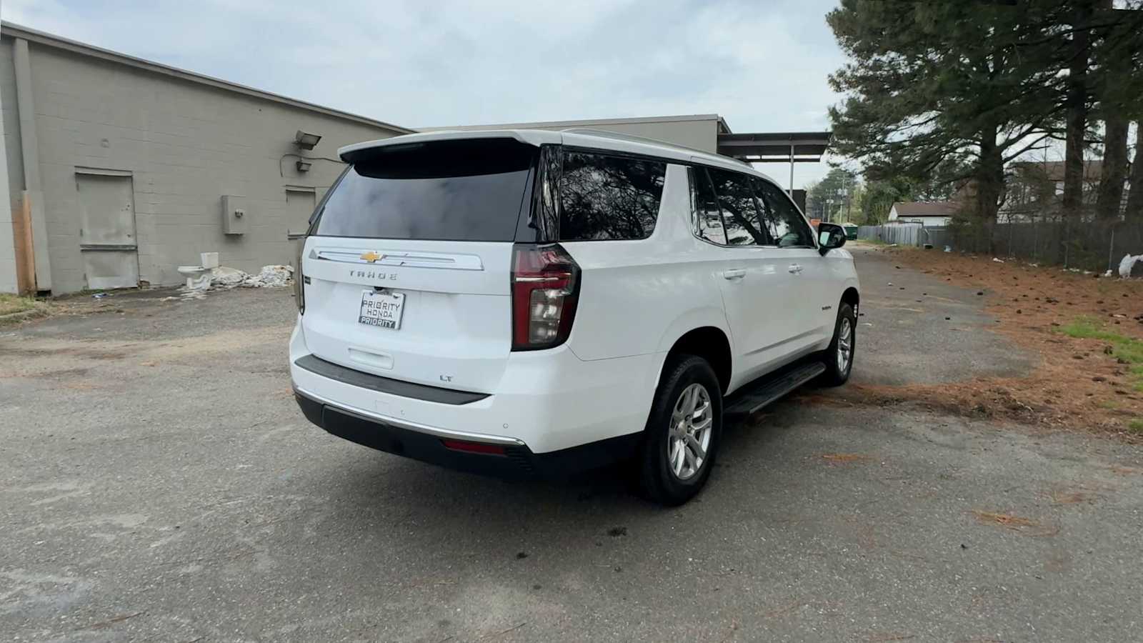 Thumbnail: 2023 Chevrolet Tahoe - 8