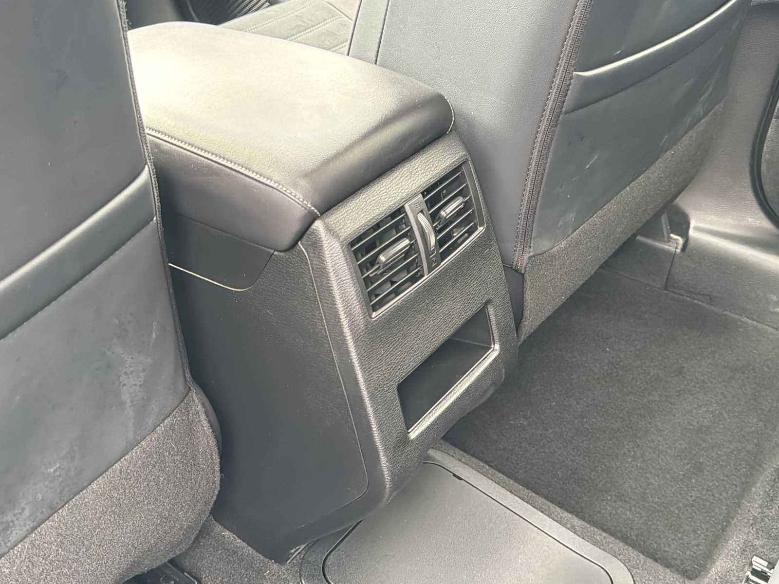 Thumbnail: 2024 Mitsubishi Outlander - 22