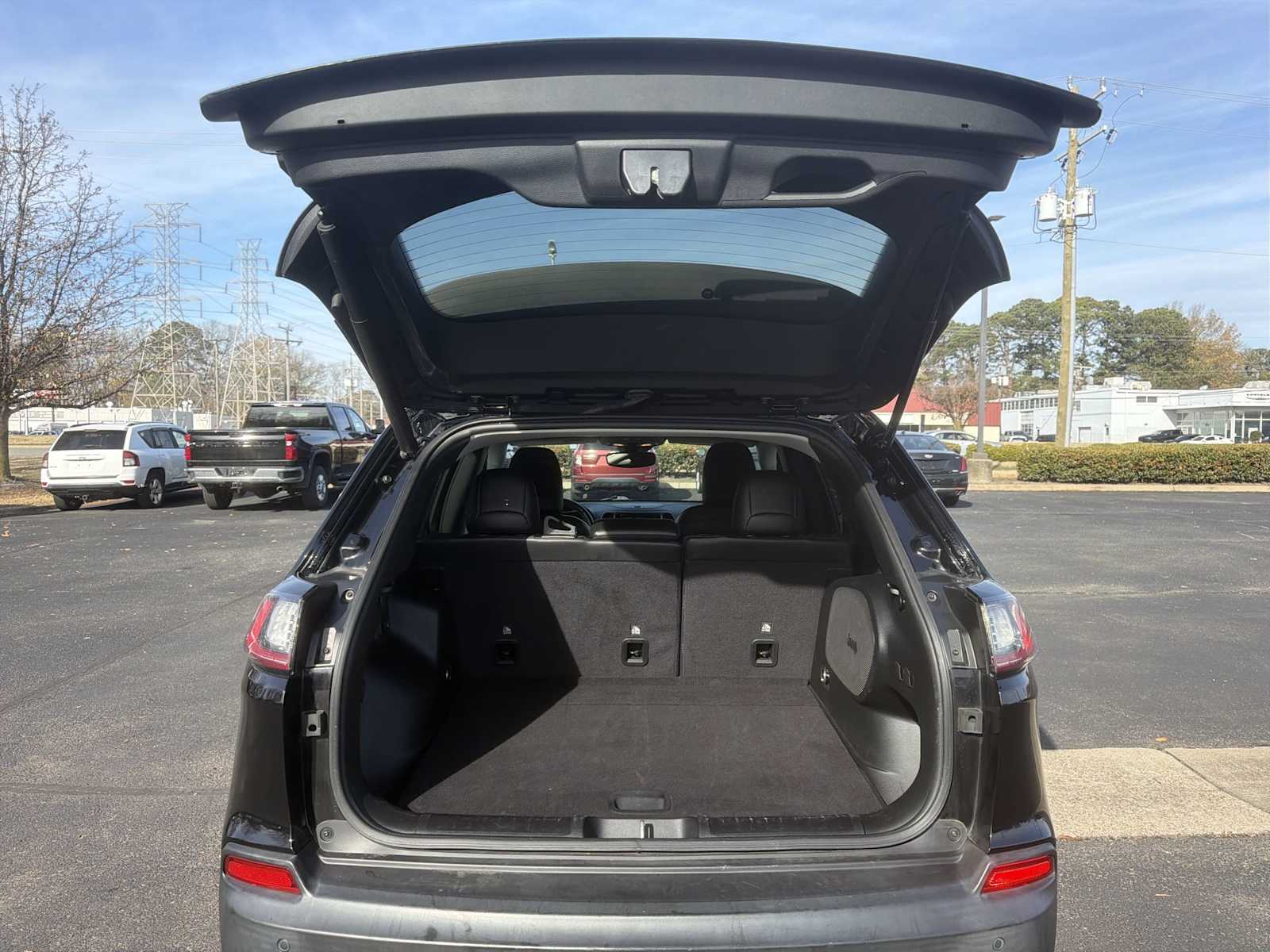 Thumbnail: 2021 Jeep Cherokee - 20