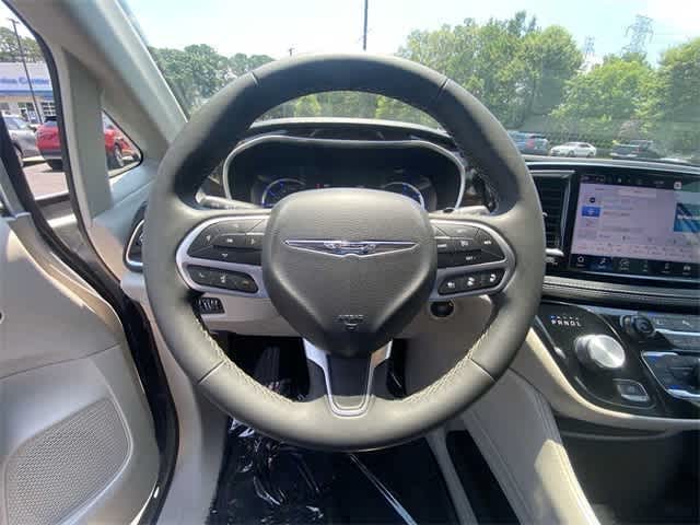 Thumbnail: 2023 Chrysler Pacifica - 11