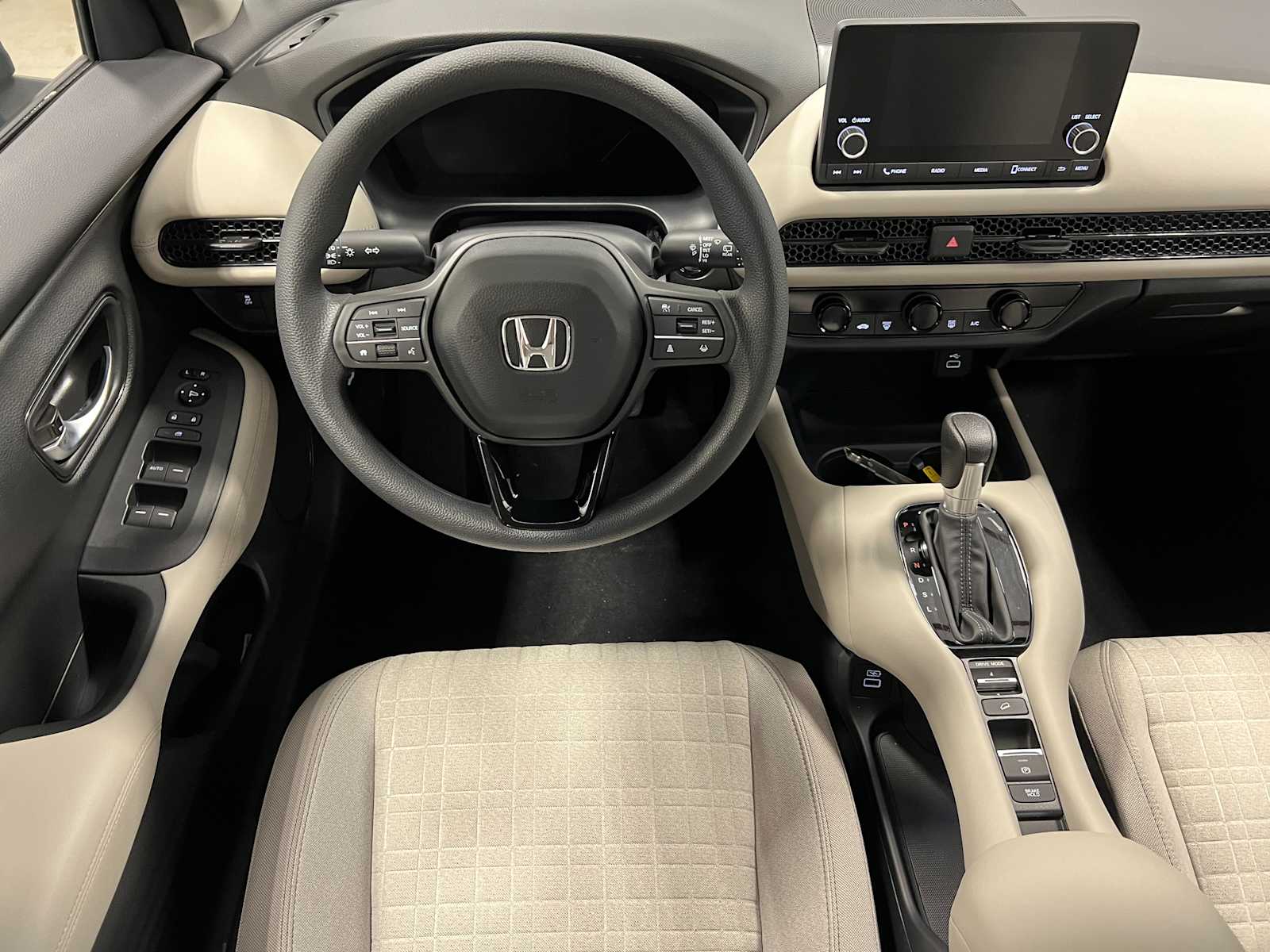 2025 Honda HR-V LX 16
