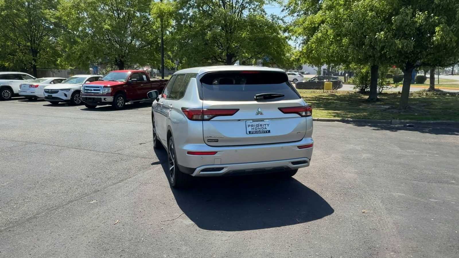 Thumbnail: 2024 Mitsubishi Outlander - 7