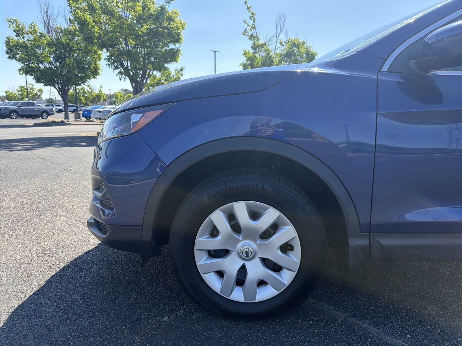 Thumbnail: 2020 Nissan Rogue Sport - 18