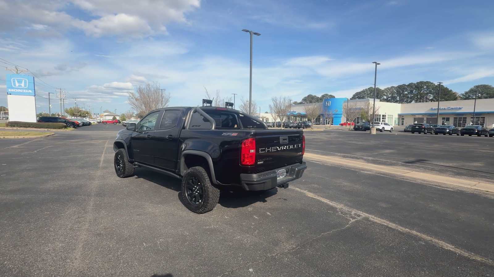 Thumbnail: 2022 Chevrolet Colorado - 6
