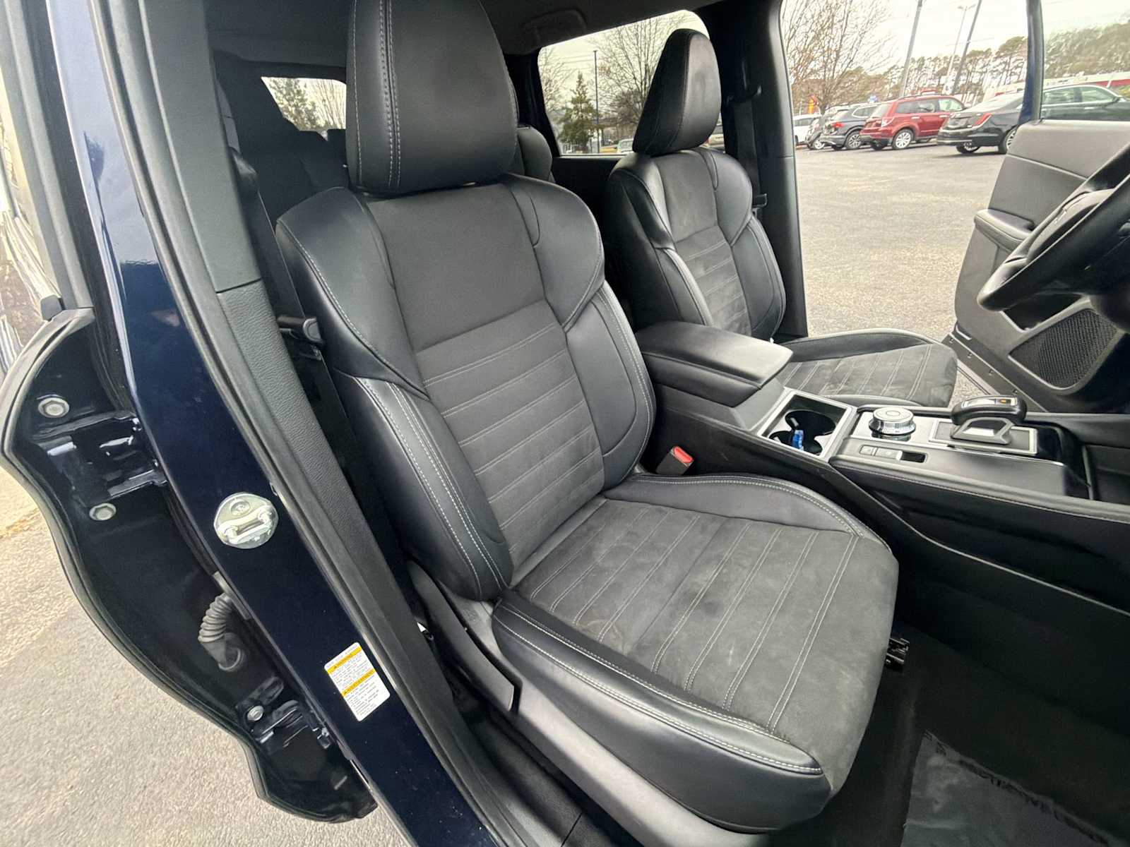 Thumbnail: 2024 Mitsubishi Outlander - 27