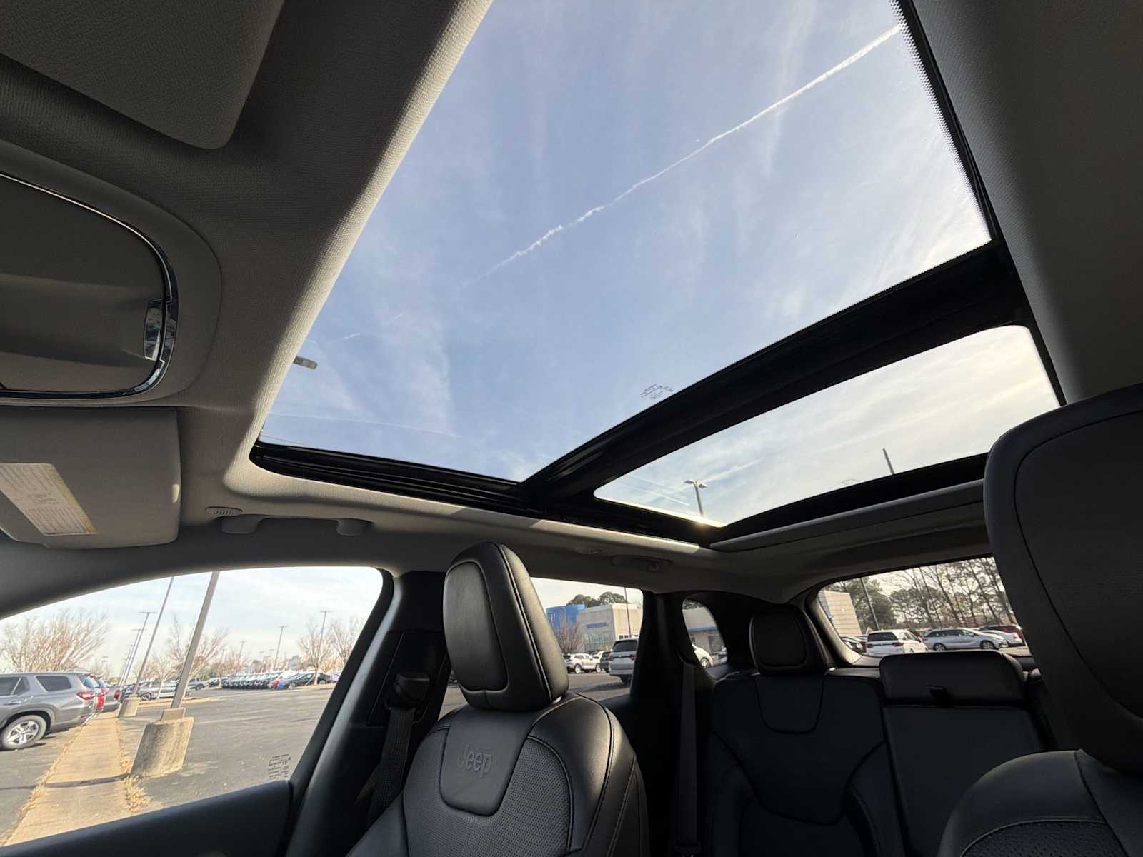 Thumbnail: 2021 Jeep Cherokee - 16