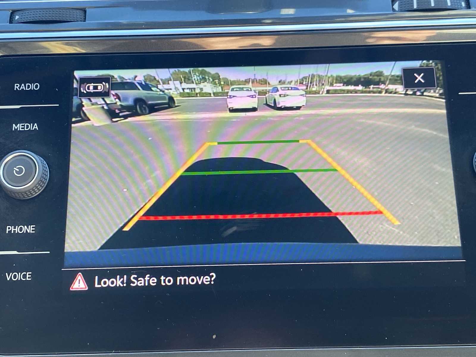 Thumbnail: 2021 Volkswagen Tiguan - 22