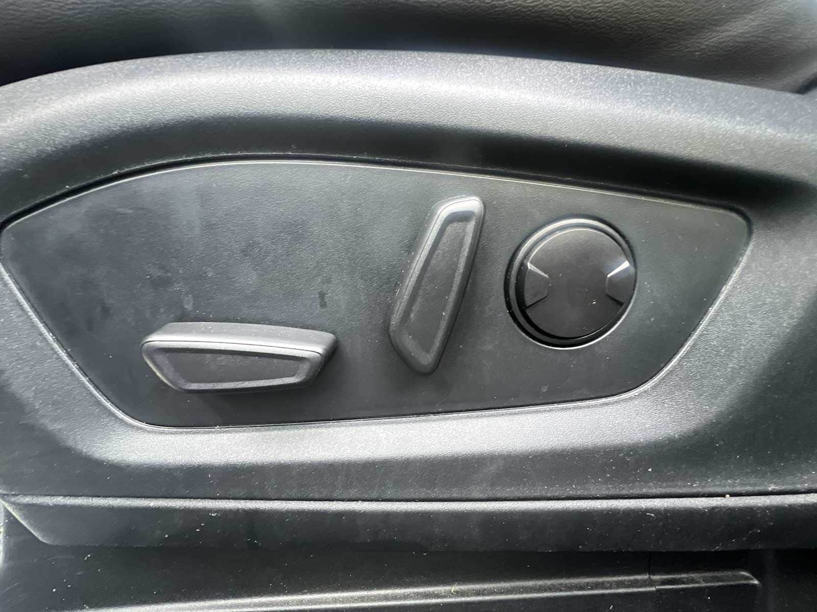 Thumbnail: 2023 Ford Explorer - 14