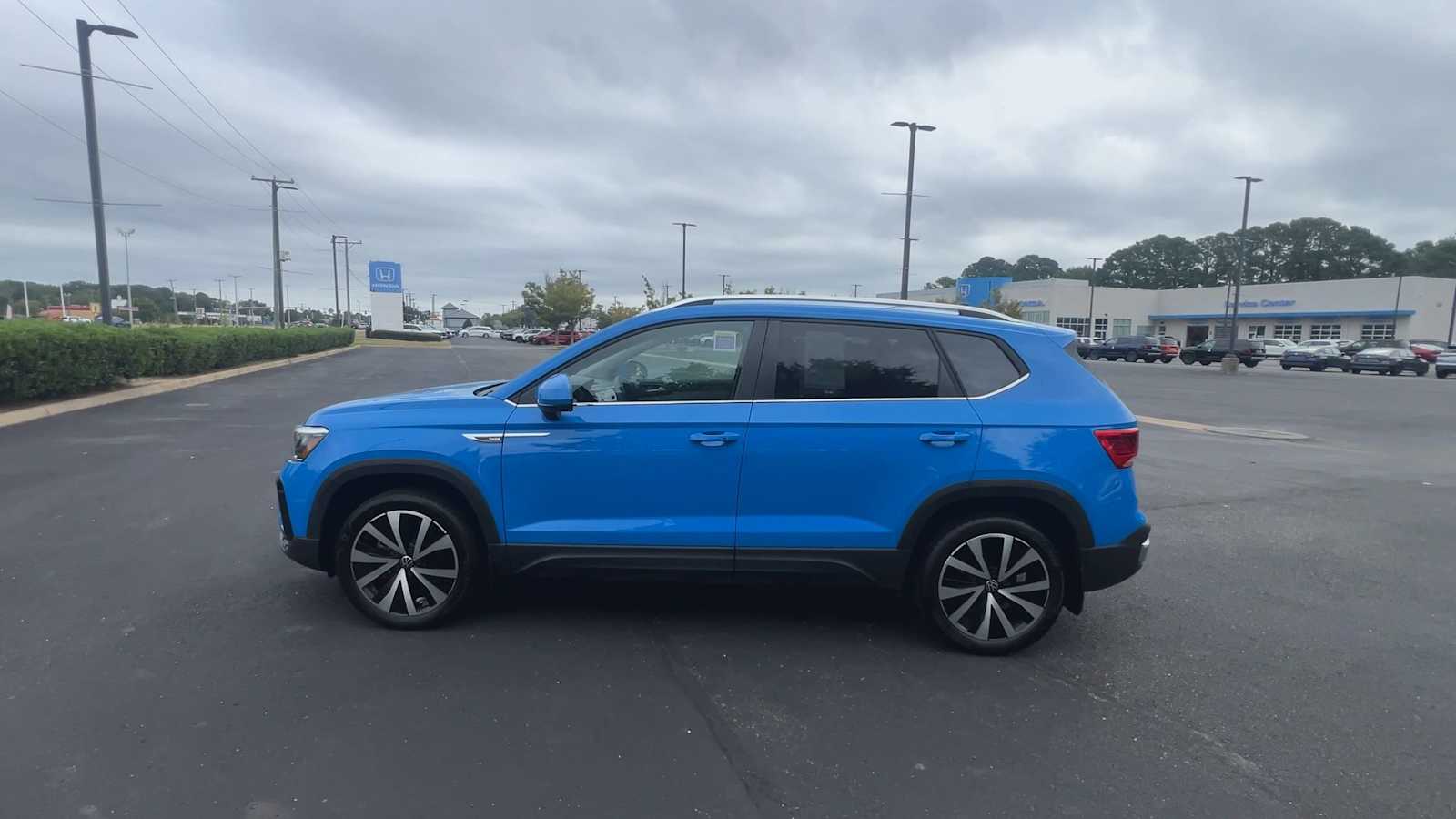 Thumbnail: 2024 Volkswagen Taos - 5