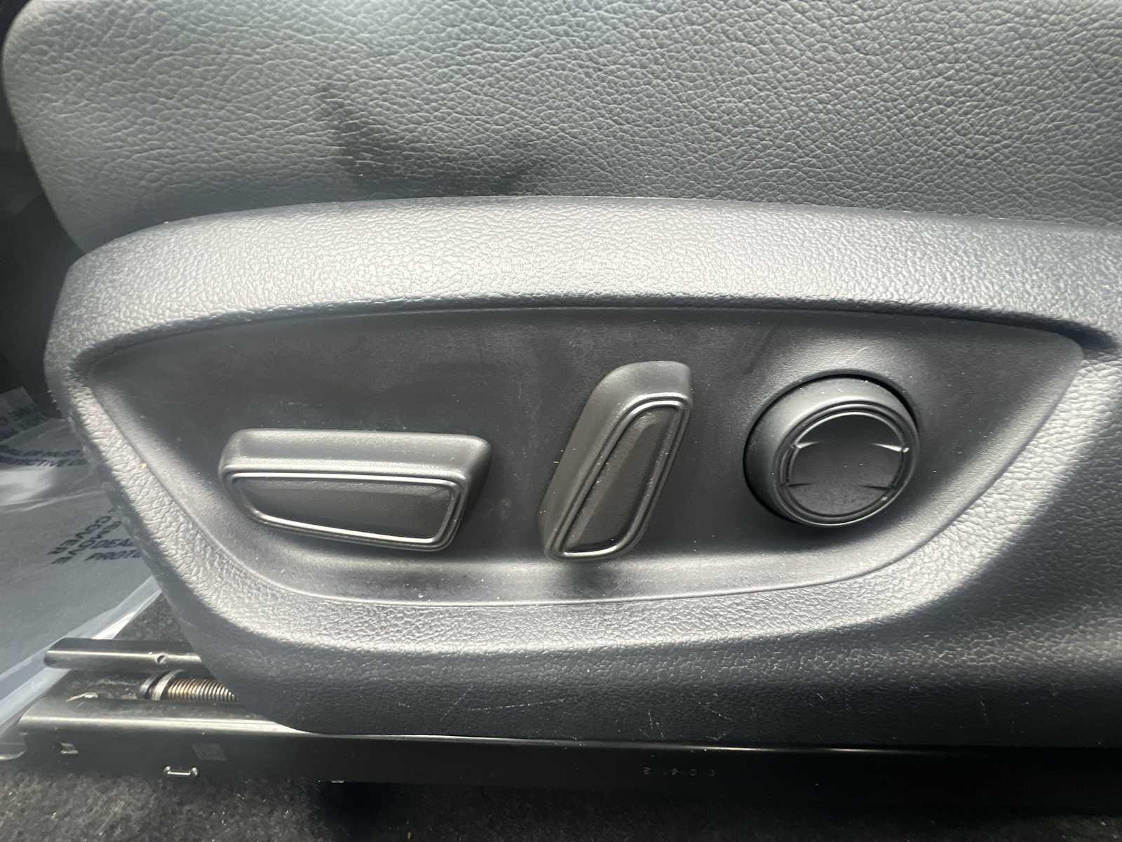 Thumbnail: 2023 Toyota Camry - 14