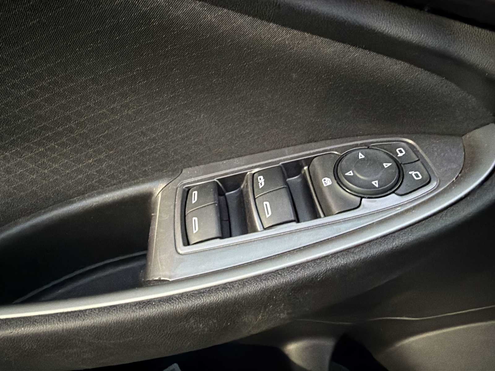 Thumbnail: 2023 Chevrolet Malibu - 15