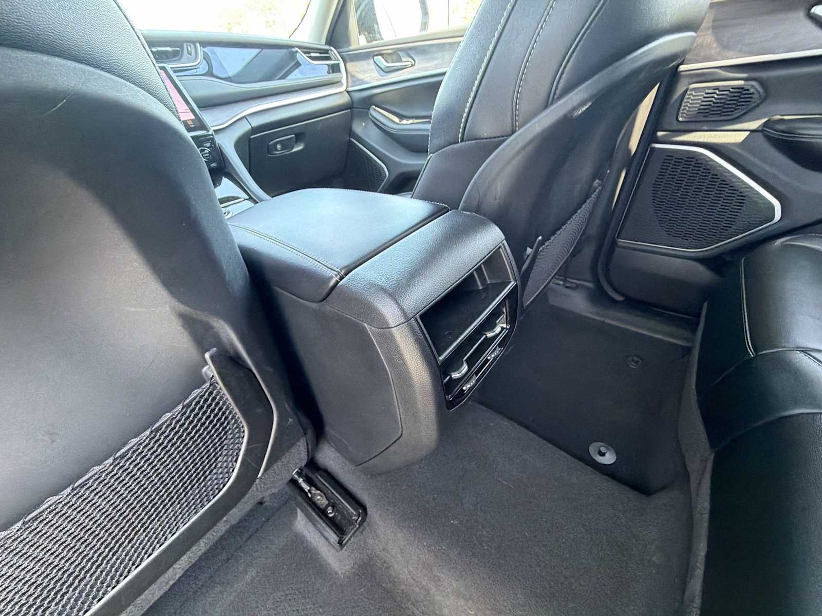 Thumbnail: 2024 Jeep Grand Cherokee - 23