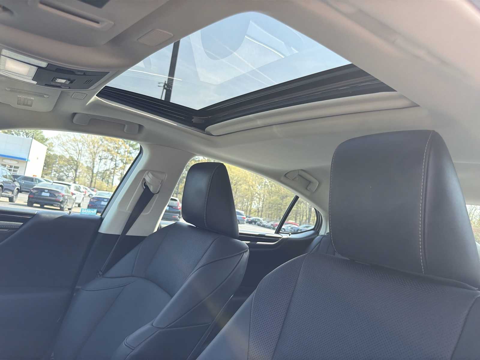 Thumbnail: 2019 Lexus ES - 16