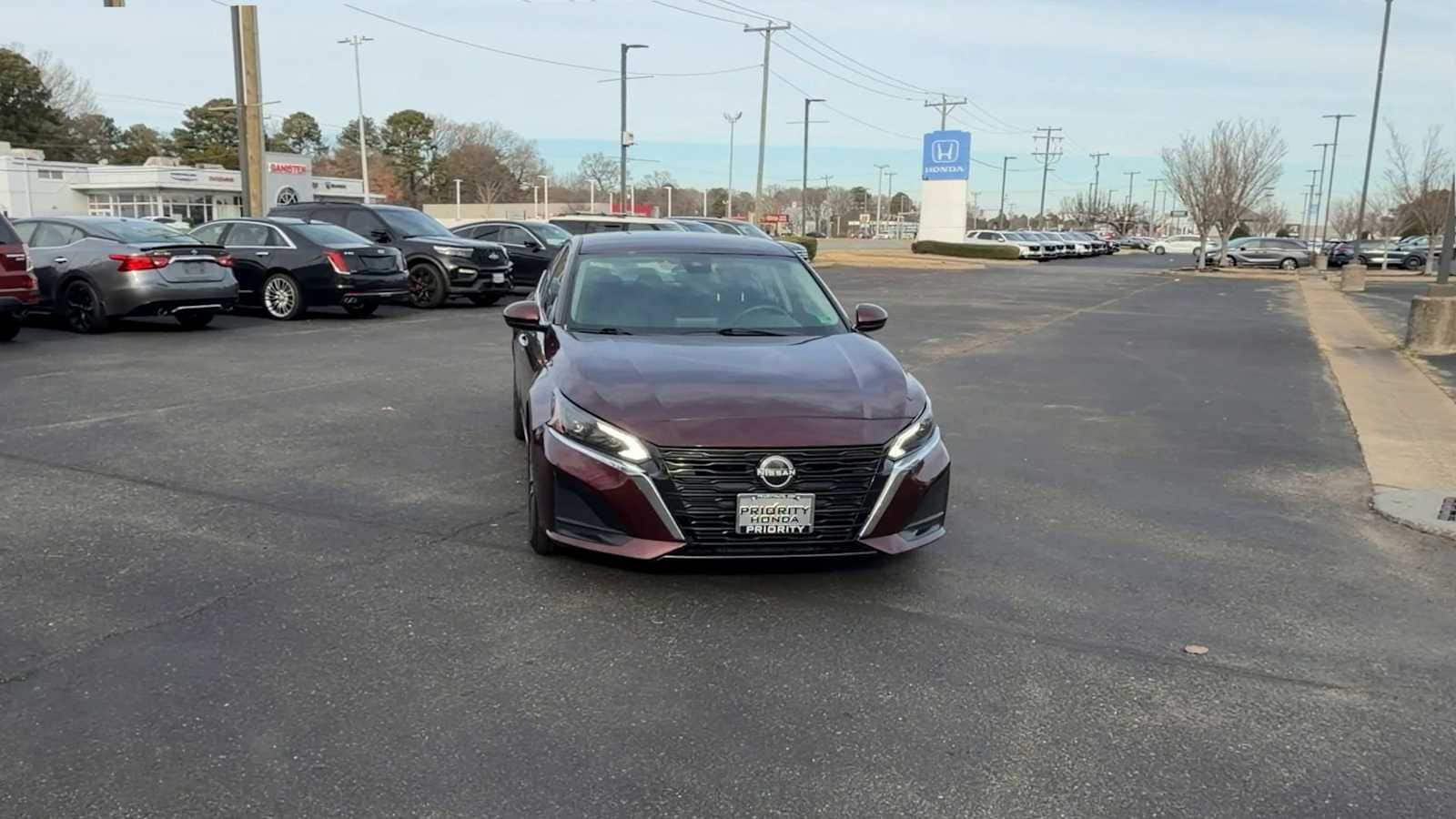 Thumbnail: 2023 Nissan Altima - 3