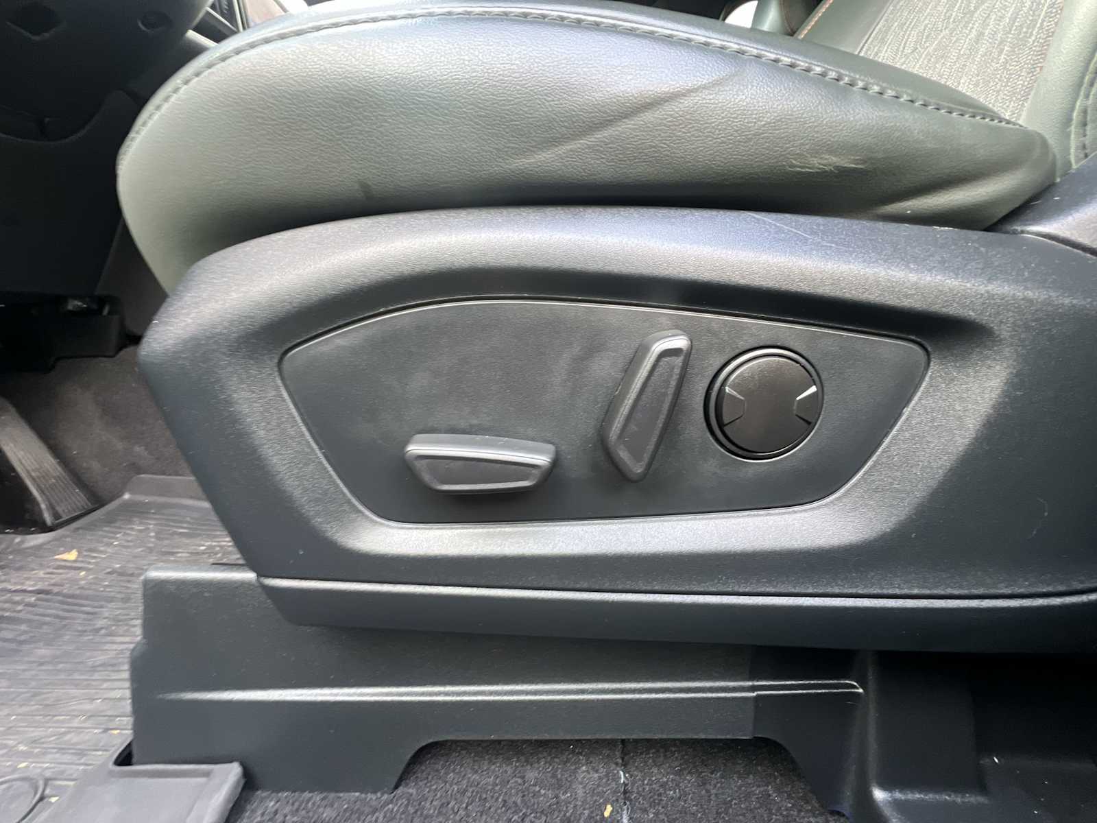 Thumbnail: 2023 Ford Explorer - 14