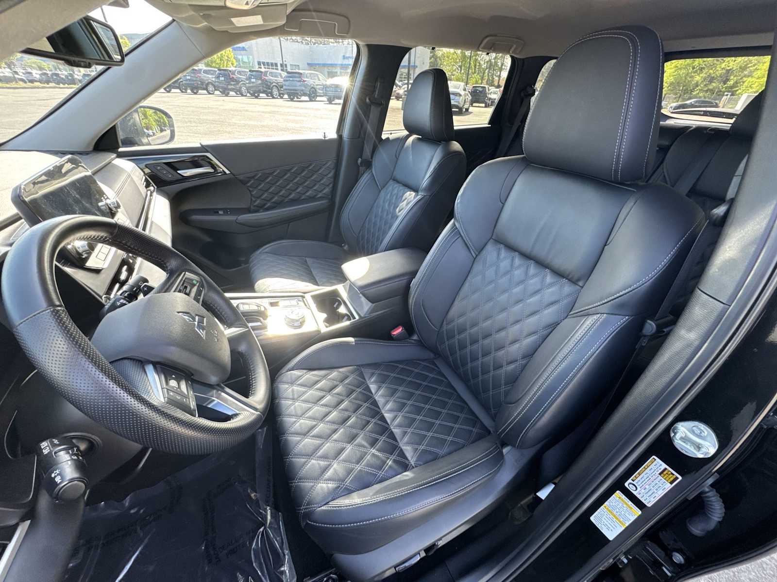 Thumbnail: 2024 Mitsubishi Outlander - 13