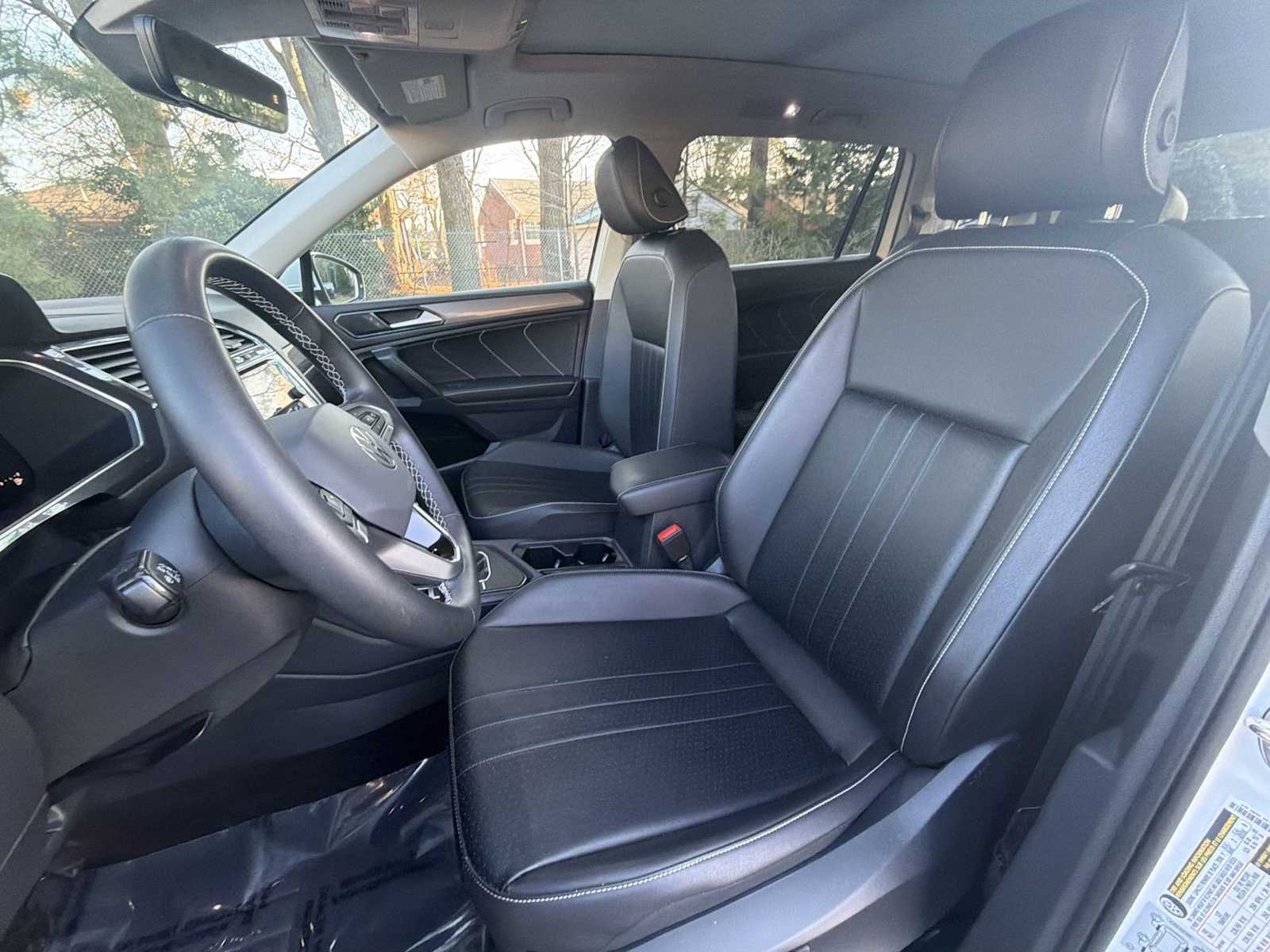 Thumbnail: 2022 Volkswagen Tiguan - 13