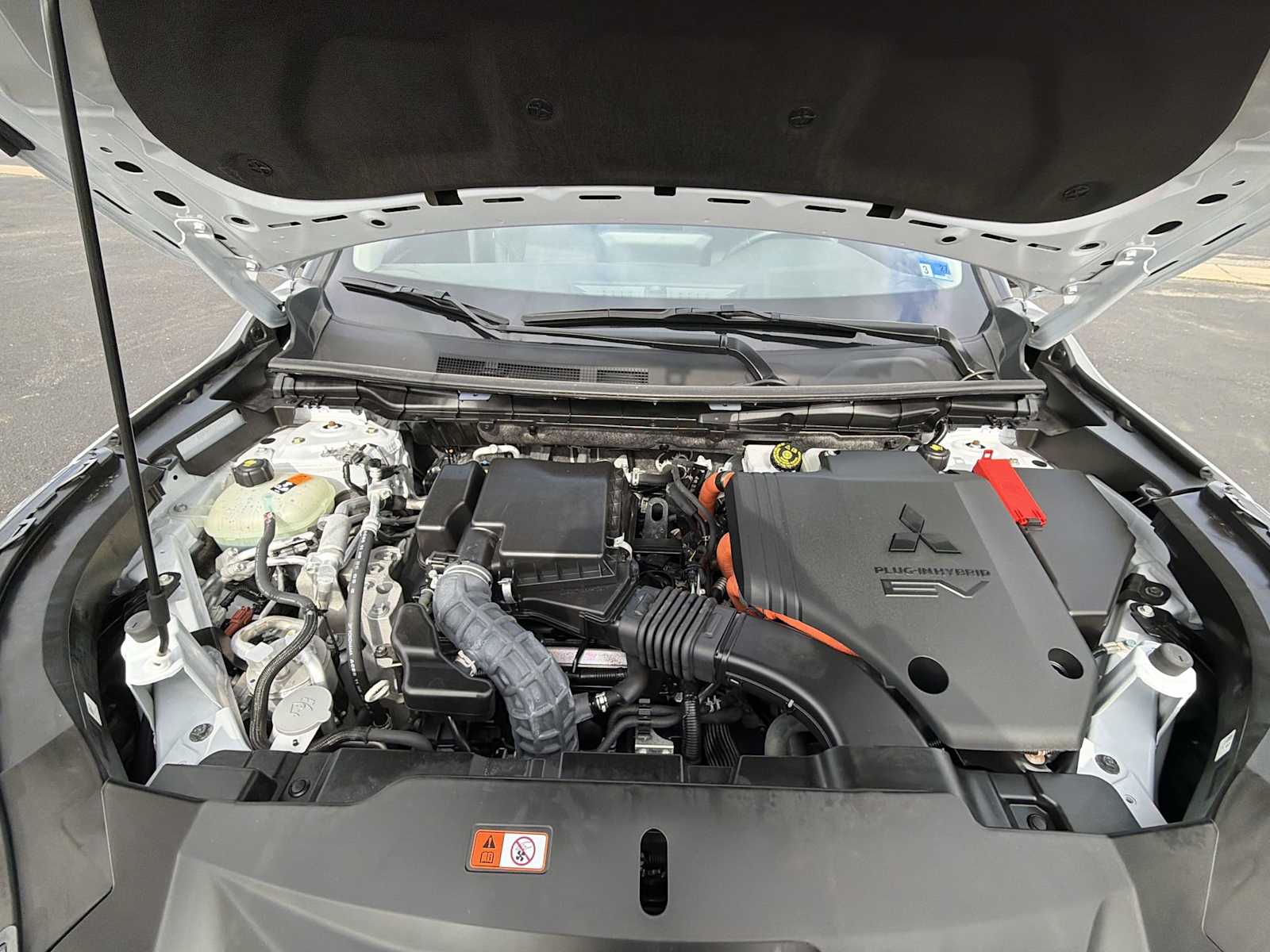 Thumbnail: 2024 Mitsubishi Outlander - 18