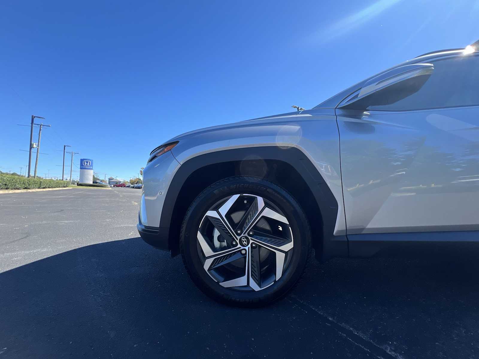 Thumbnail: 2023 Hyundai Tucson - 19