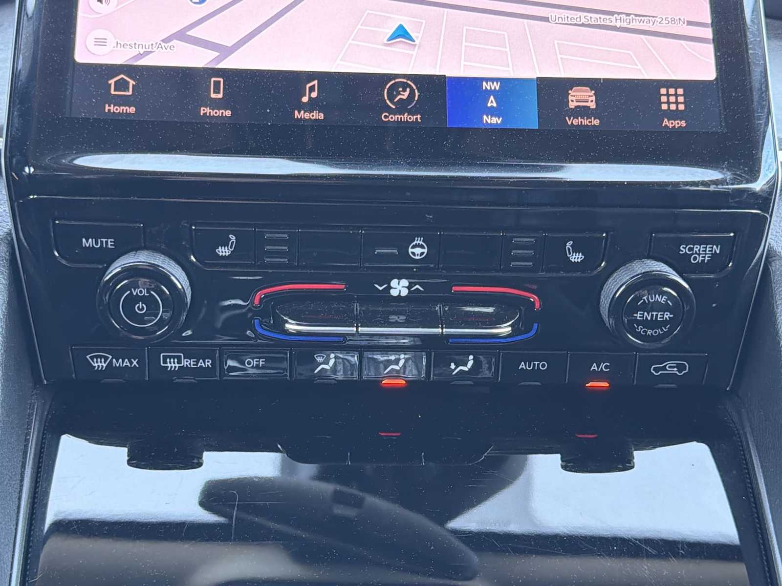 Thumbnail: 2024 Jeep Grand Cherokee - 17