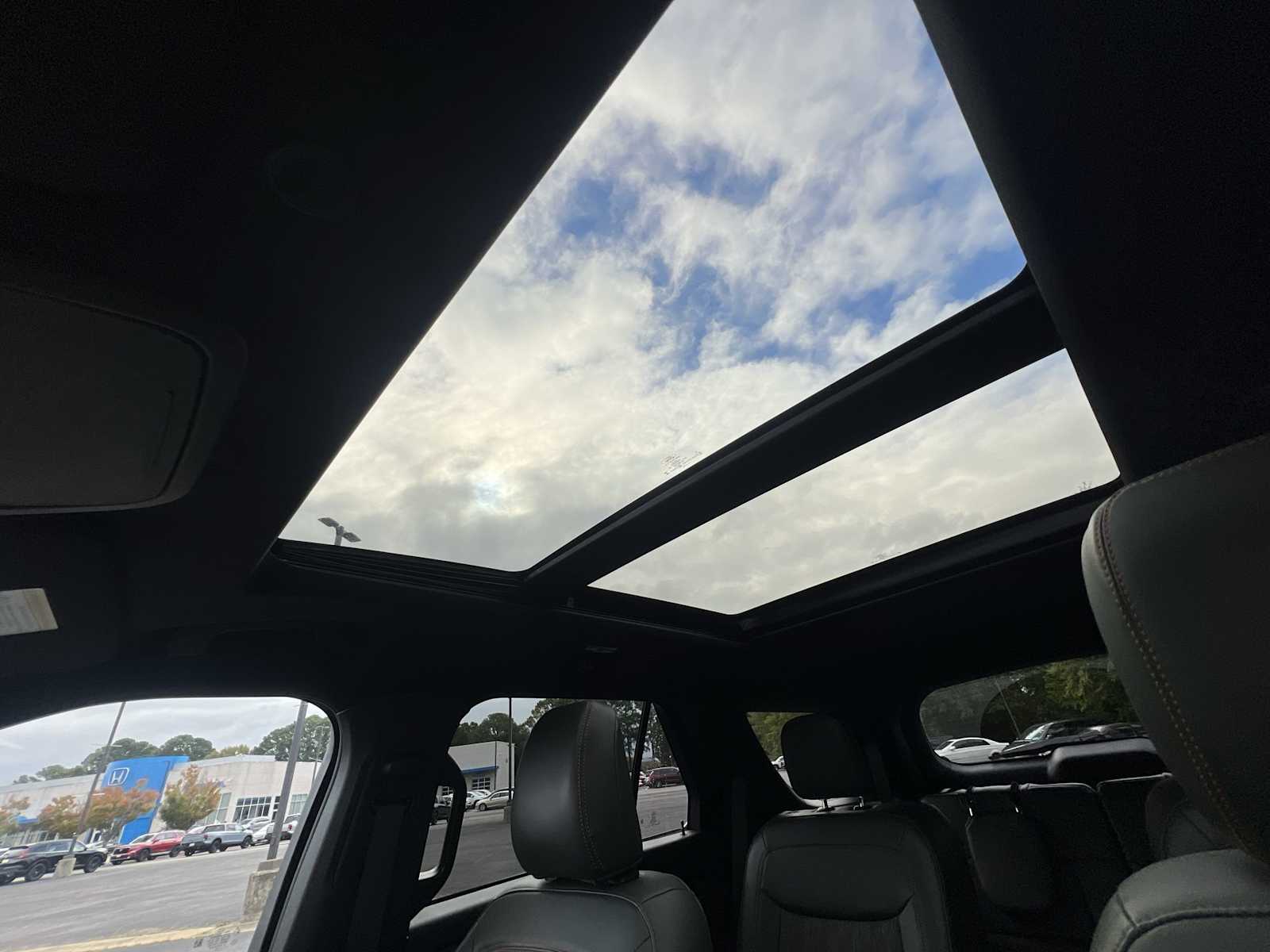 Thumbnail: 2023 Ford Explorer - 16