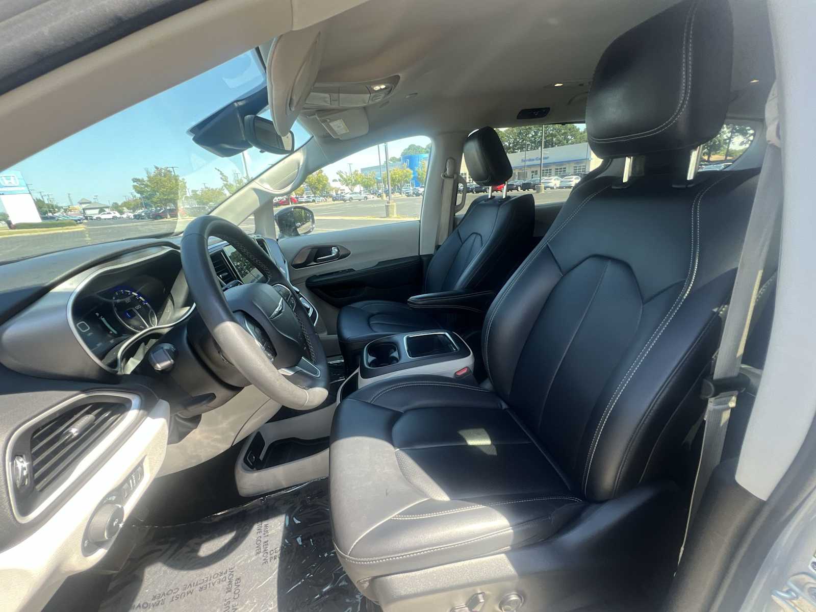 Thumbnail: 2024 Chrysler Pacifica - 13