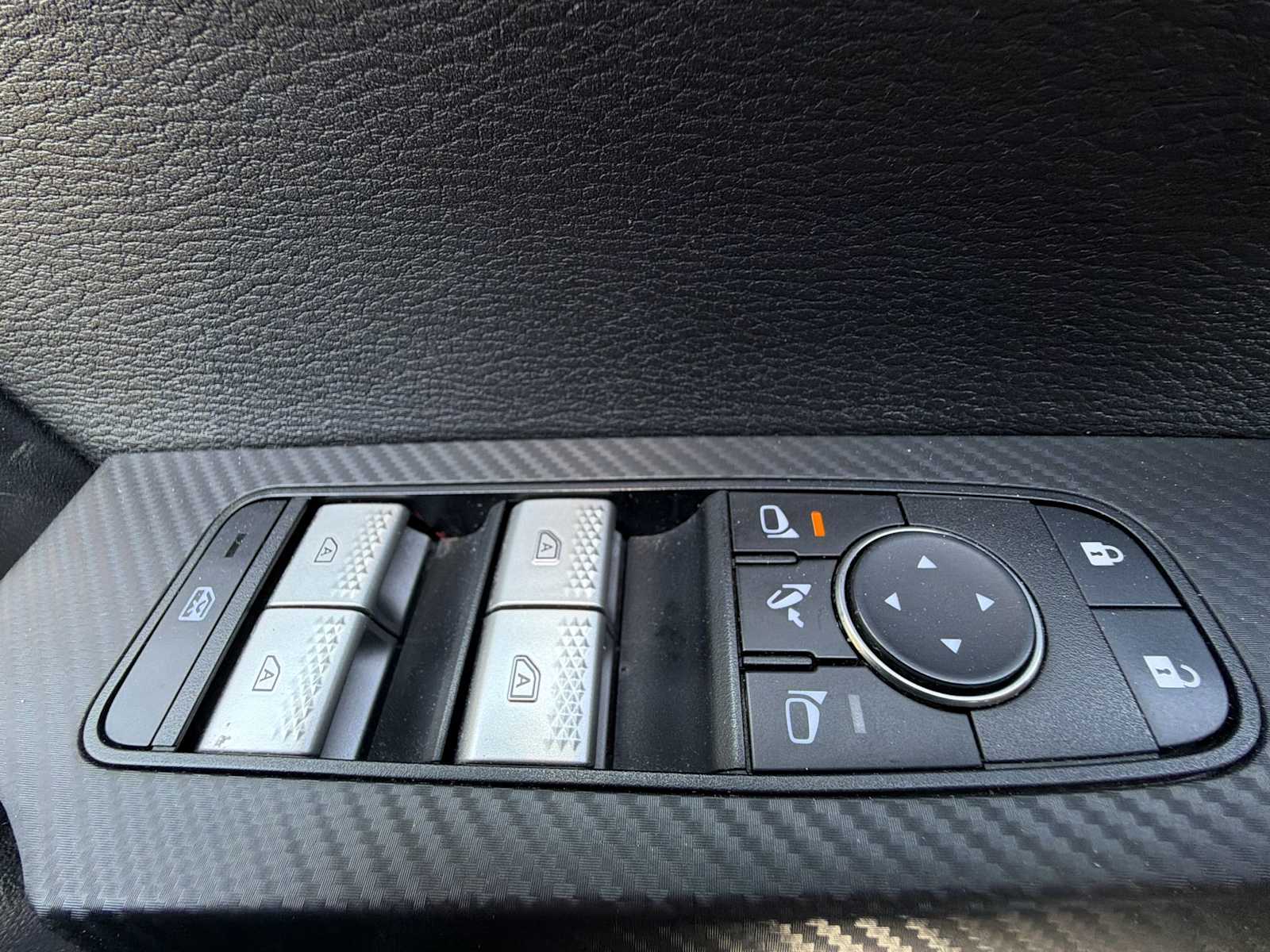 Thumbnail: 2024 Mitsubishi Outlander - 15