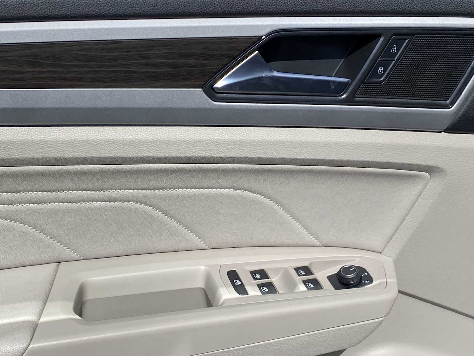 Thumbnail: 2022 Volkswagen Atlas - 15