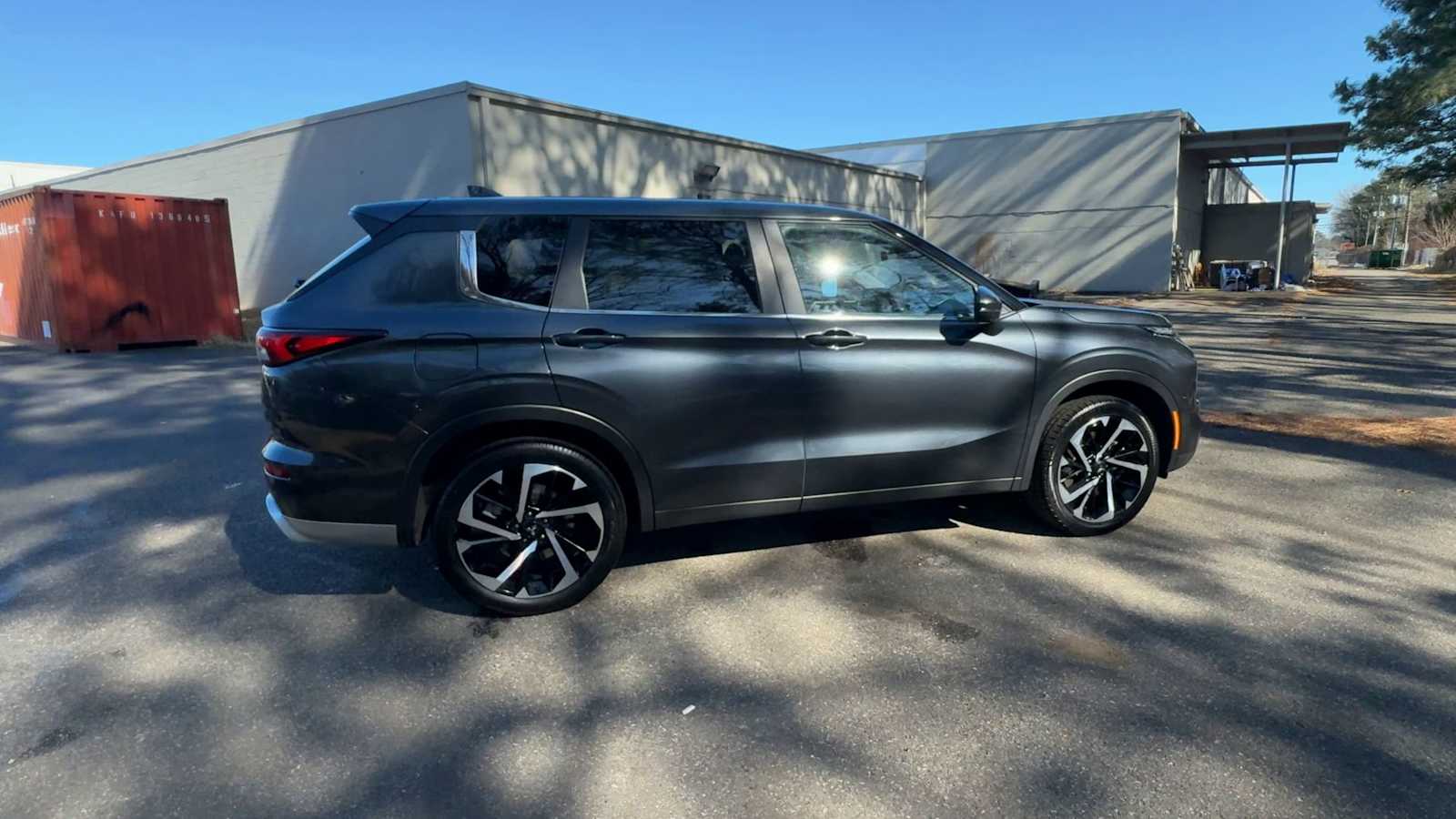 Thumbnail: 2024 Mitsubishi Outlander - 9