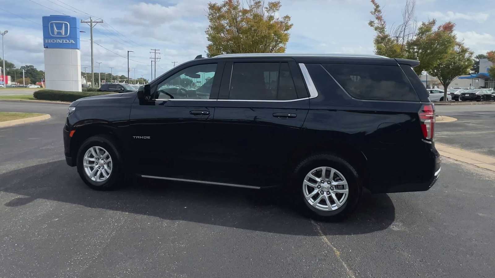 Thumbnail: 2024 Chevrolet Tahoe - 6