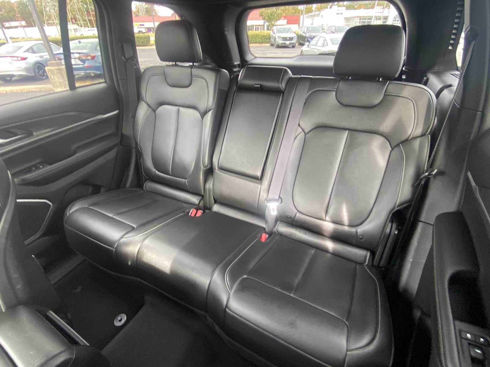 Thumbnail: 2024 Jeep Grand Cherokee - 25